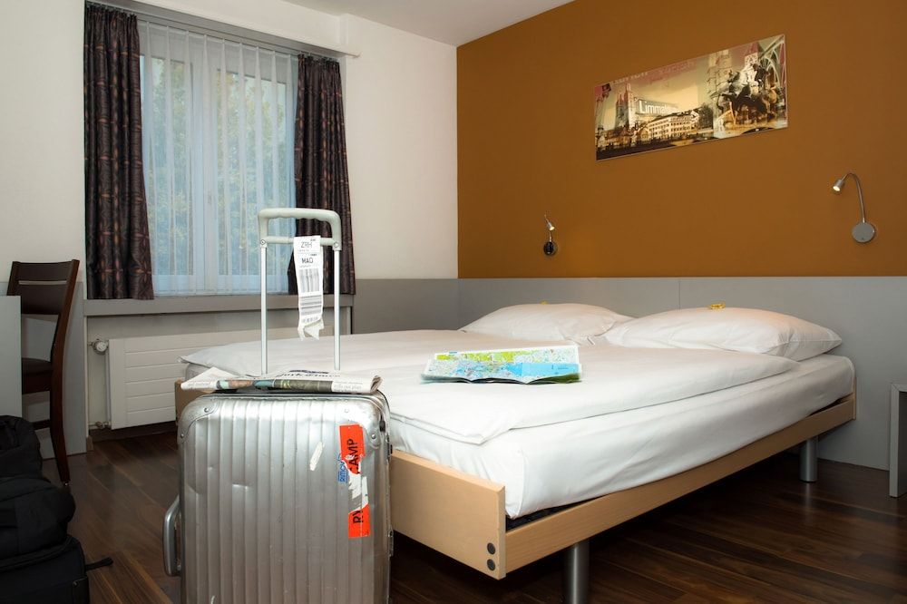 Alexander Guesthouse Economy Double Room 6