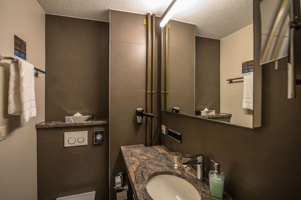 Alexander Guesthouse Economy Double Room 14