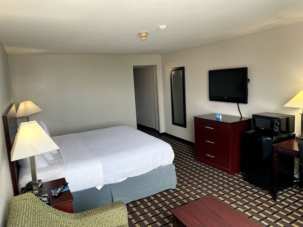 Room, 1 King Bed, Non Smoking
