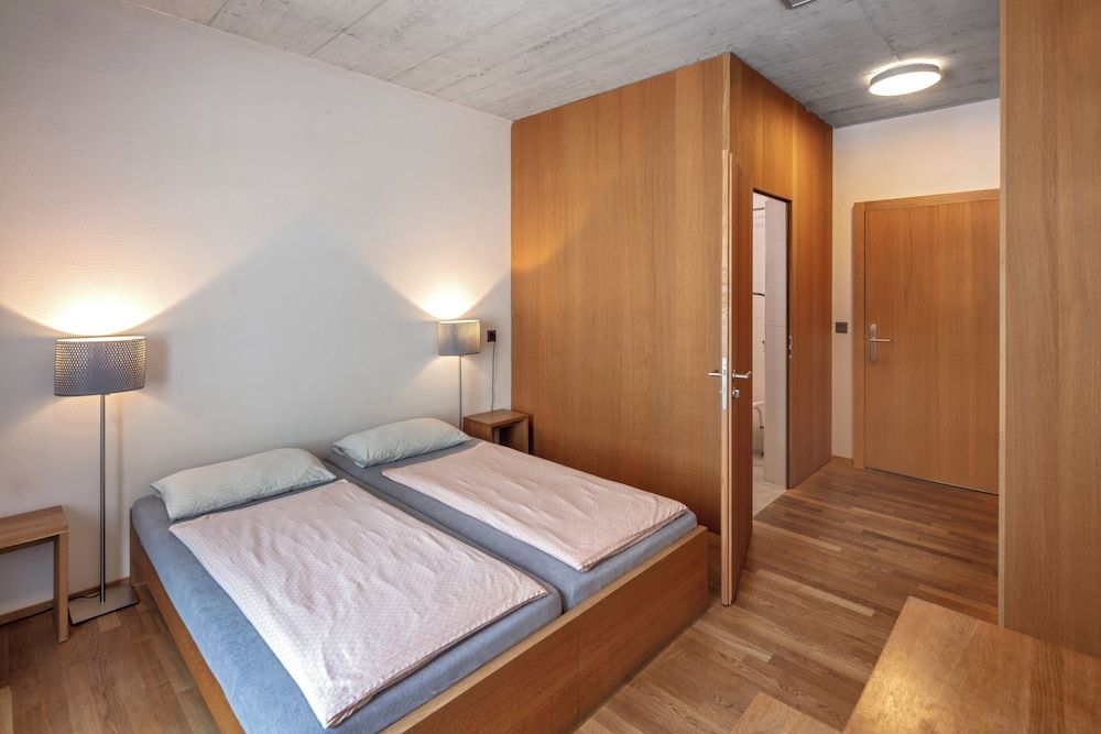 Youth Hostel Interlaken Double Room, Private Bathroom 3