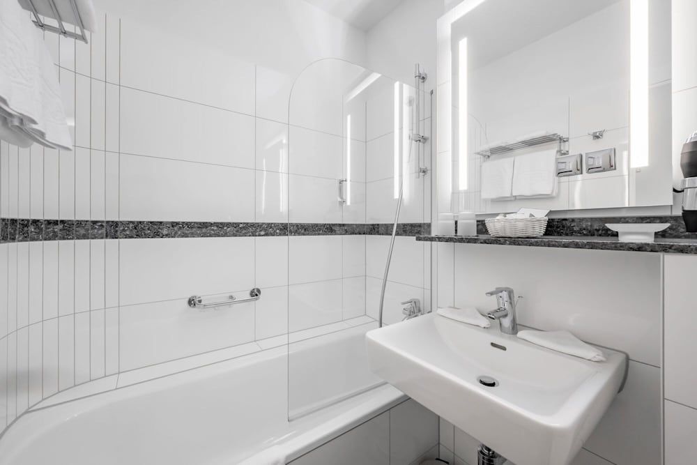 Turmhotel Victoria Comfort Double Room 4