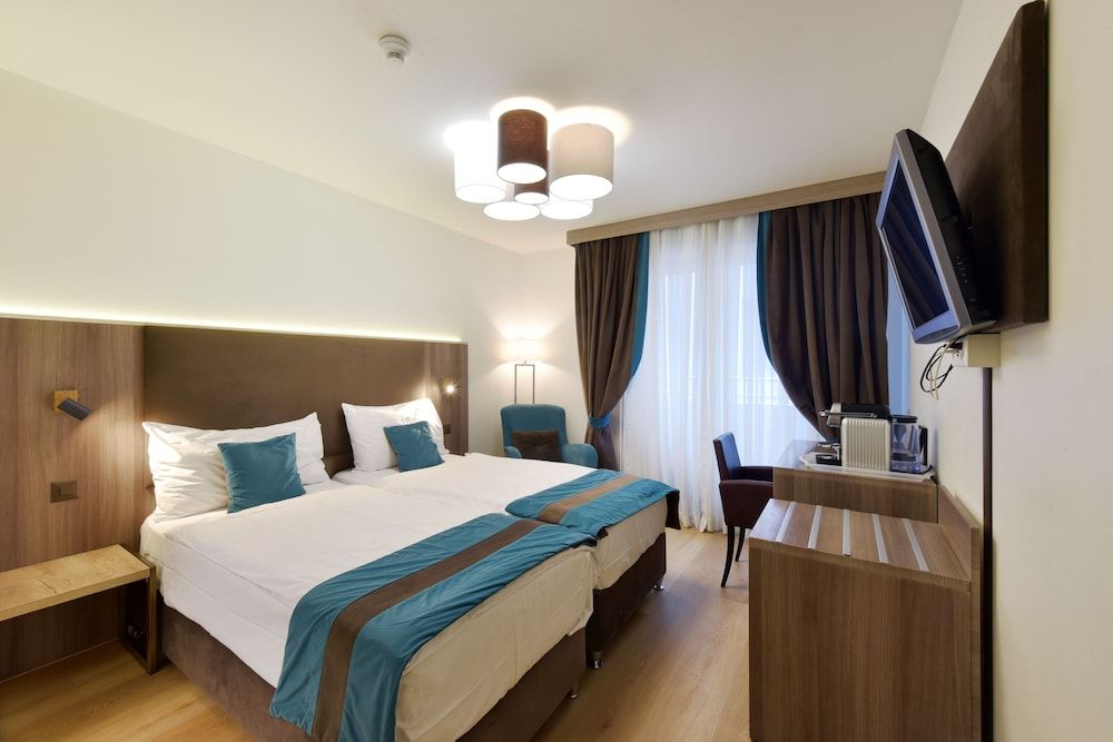 Hotel Rousseau Geneva Classic Double Room 3