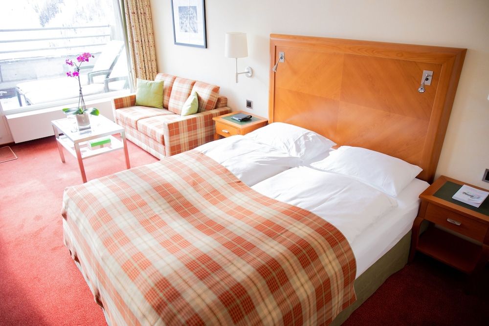 Single Room Grand Lit