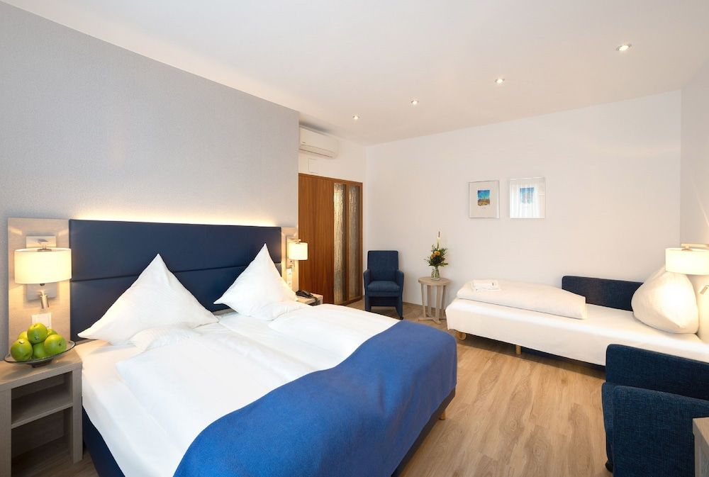 Ringhotel Loew's Merkur Triple Room 3