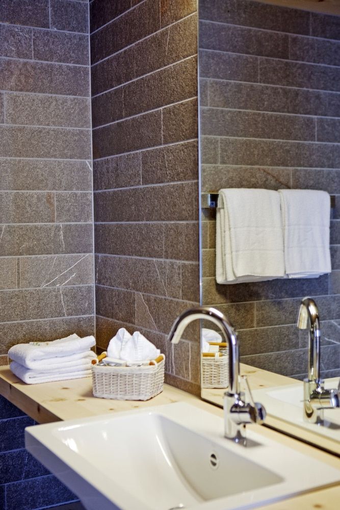 Romantik Hotel Muottas Muragl Double Room (Palue) 4