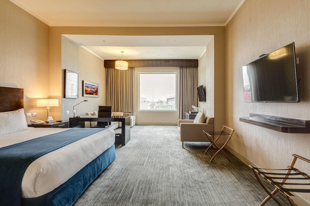 Wyndham Santiago Aeropuerto Family Room, 1 King Bed, Non Smoking (Deluxe)