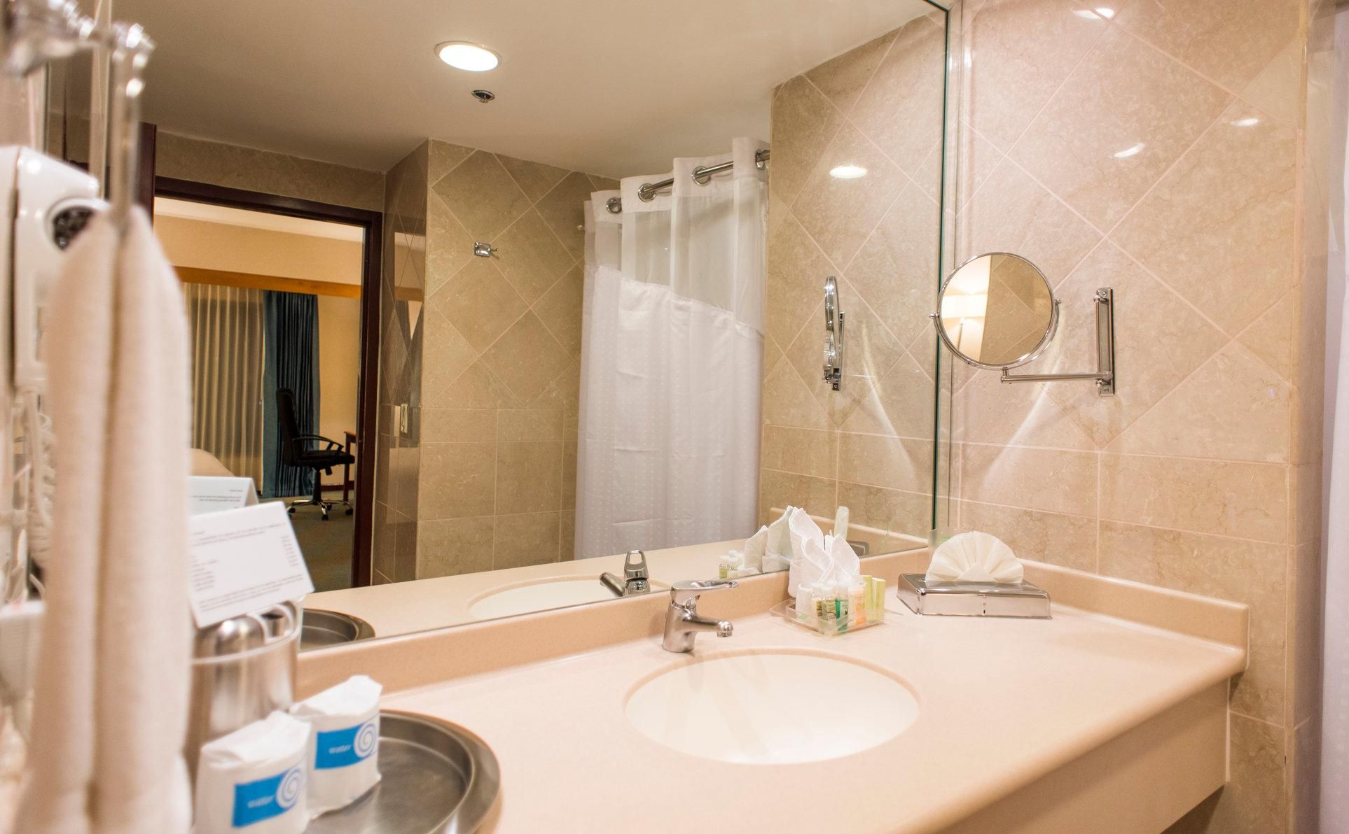 1 King Suite