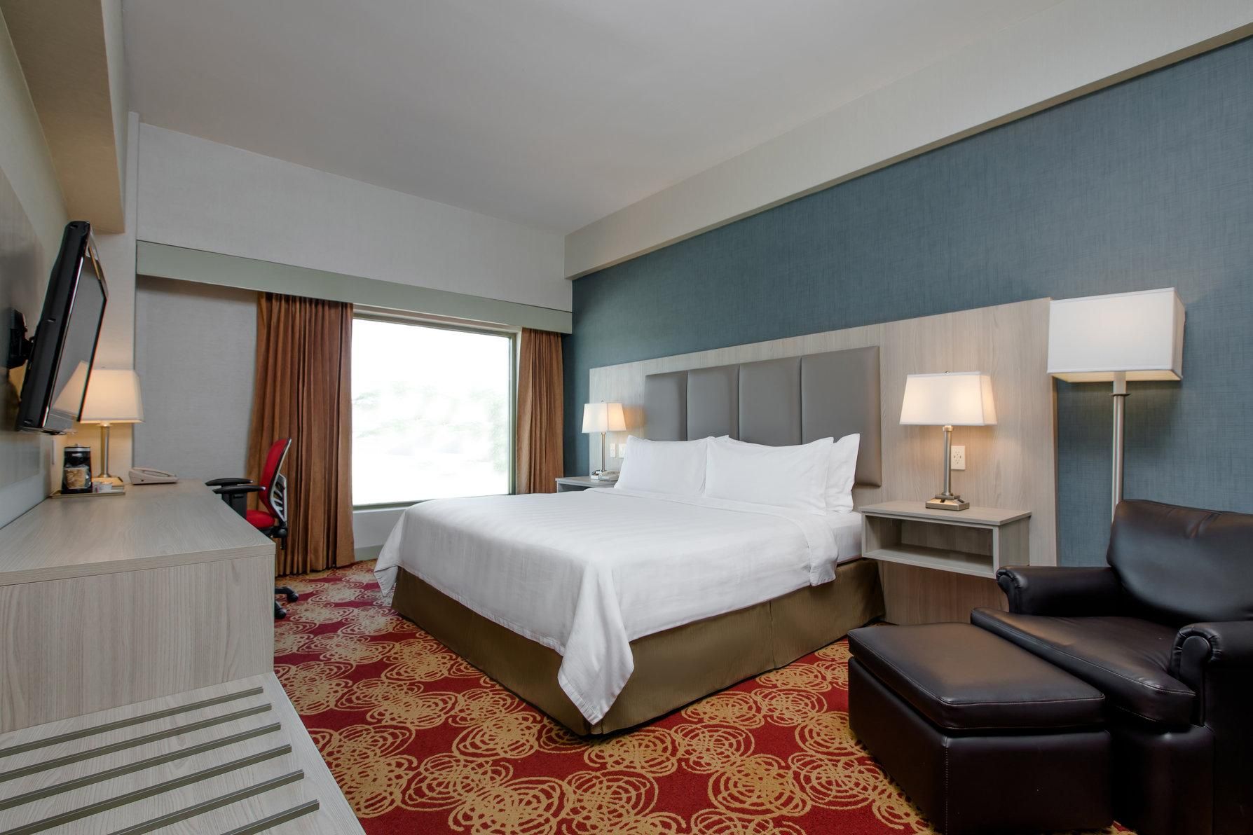 1 King Standard Top Floor