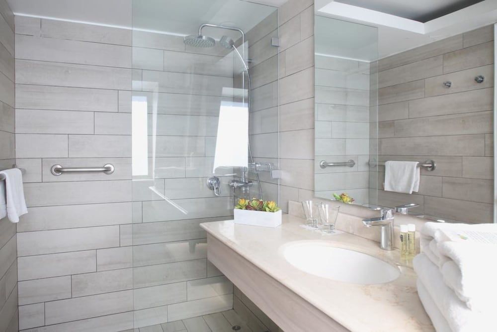 Mr Express Standard Twin Room 5