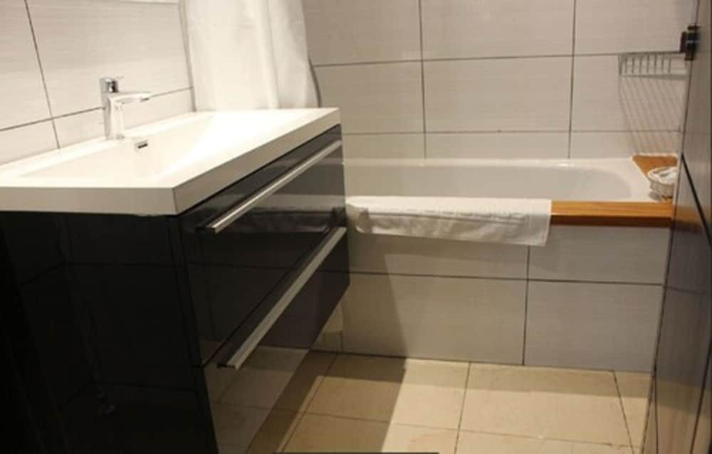 Douala Design Hotel Suite 6