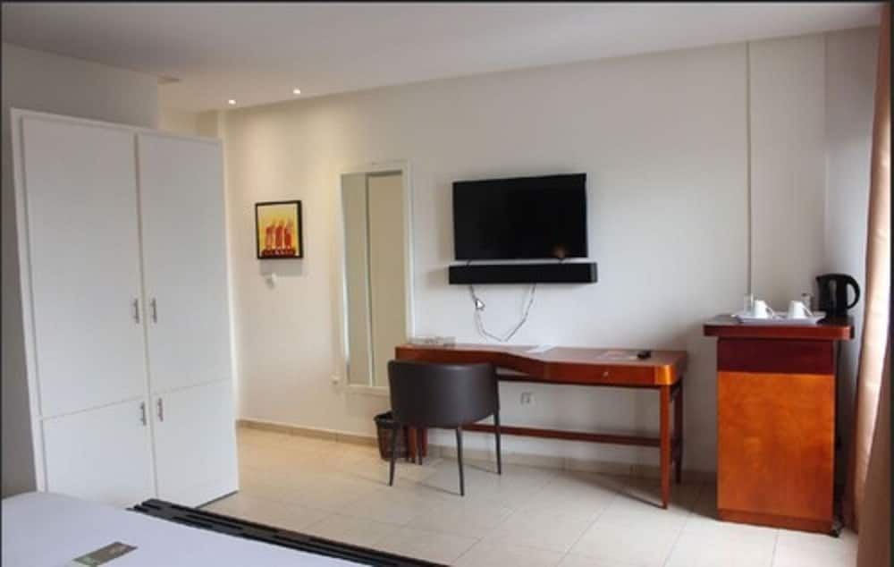 Douala Design Hotel Deluxe Double Room 3