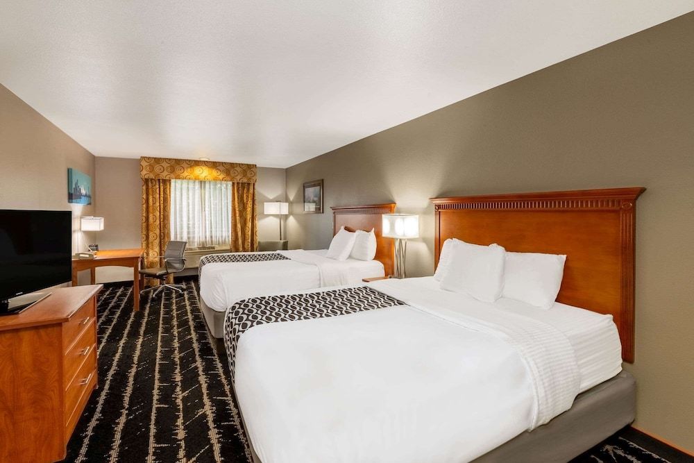 Room, 2 Queen Beds, Non Smoking