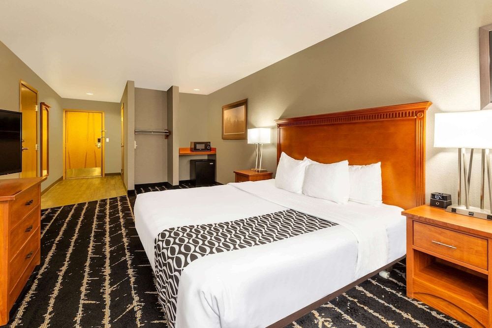 Room, 1 Queen Bed, Accessible (Mobility/Hearing Impaired Accessible)
