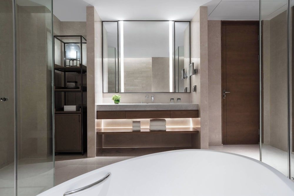 Suite, 1 Bedroom, Balcony