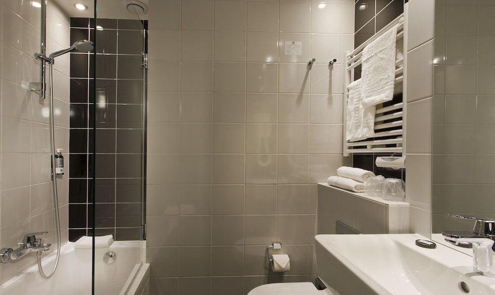 Hotel Libertel Gare de l'Est Francais Family Room 4