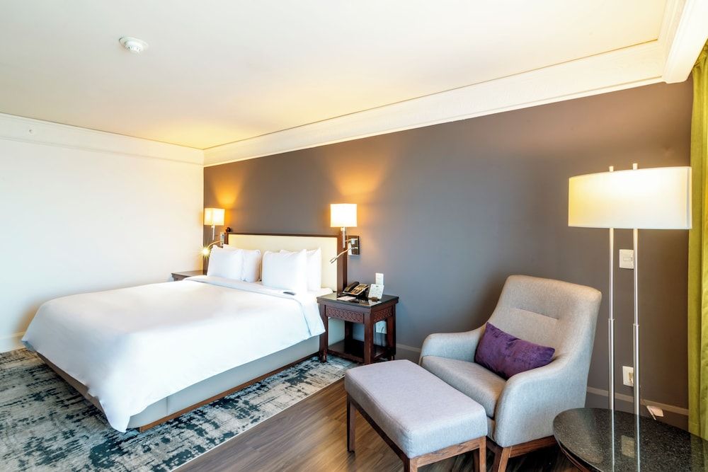 Hotel Lucerna Culiacan Deluxe Room, 1 King Bed 2