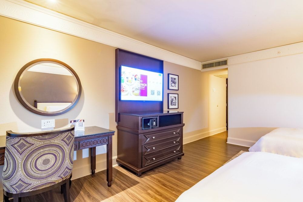 Hotel Lucerna Culiacan Deluxe Double Room, 2 Double Beds 5