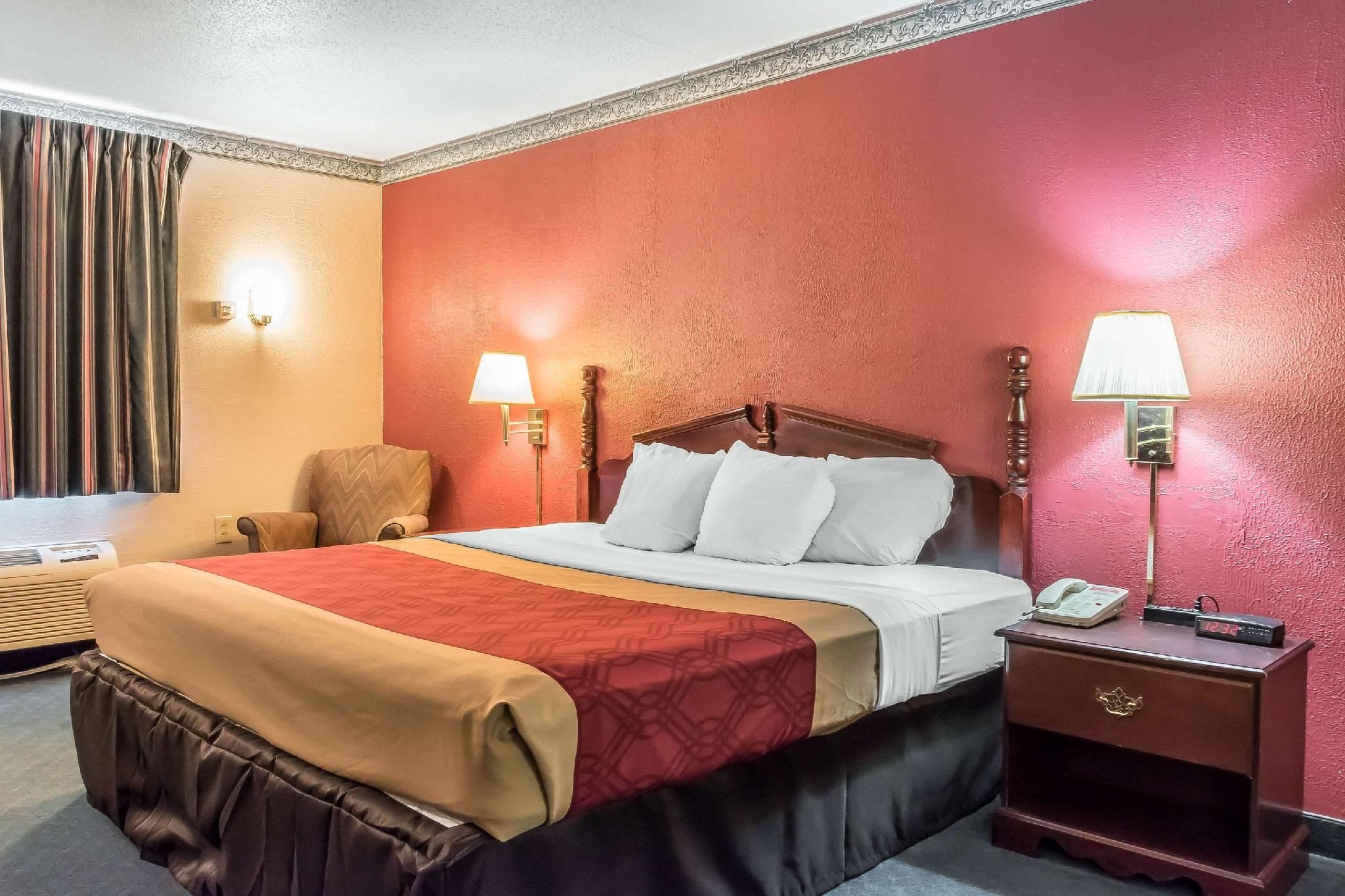 1 King Bed, Nonsmoking