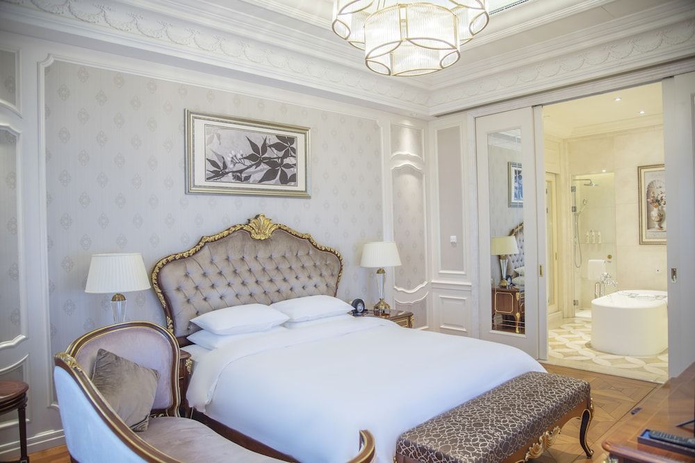 Suite, 1 Bedroom, City View