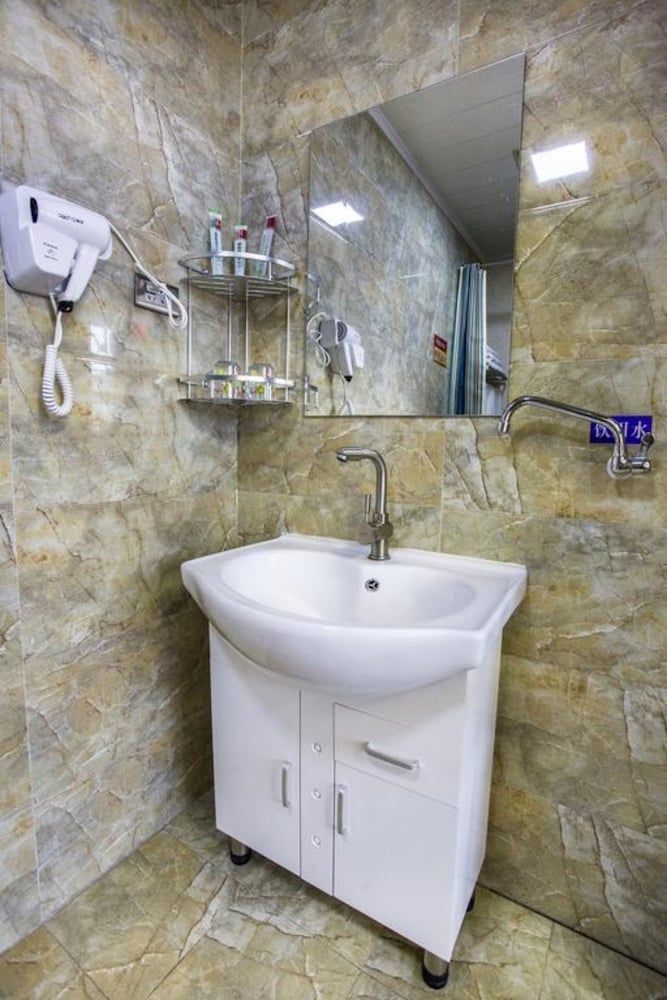 Hongxingju Inn Economy Twin Room 4