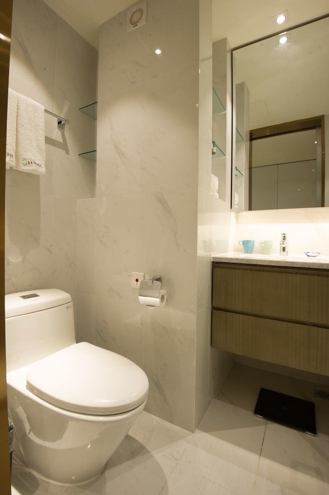 Oakmade International Service Apartment Business Suite 2