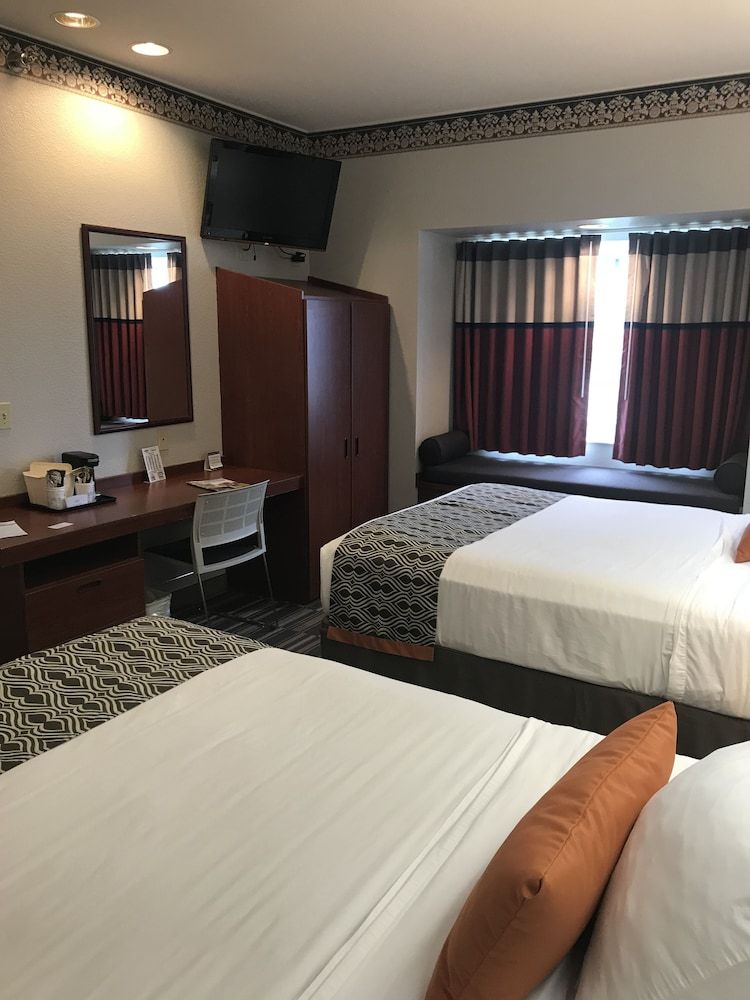 Standard Room, 2 Queen Beds, Non Smoking