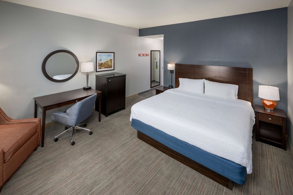 undefined Hampton Inn & Suites Phoenix North/Happy Valley 2