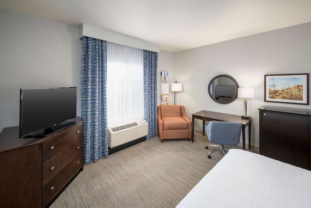 undefined Hampton Inn & Suites Phoenix North/Happy Valley 7