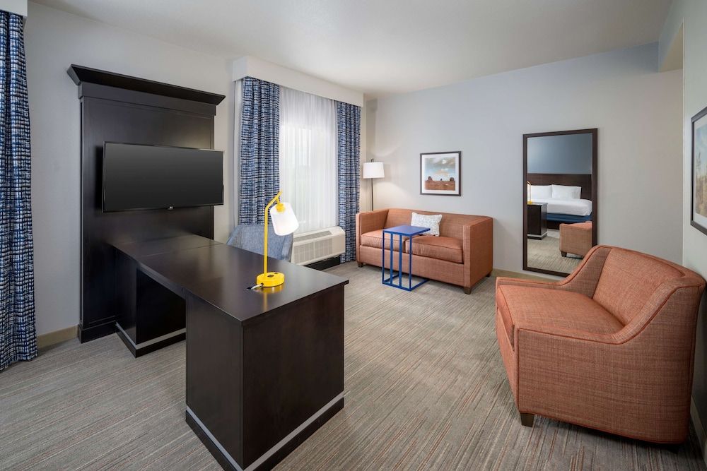 undefined Hampton Inn & Suites Phoenix North/Happy Valley 4