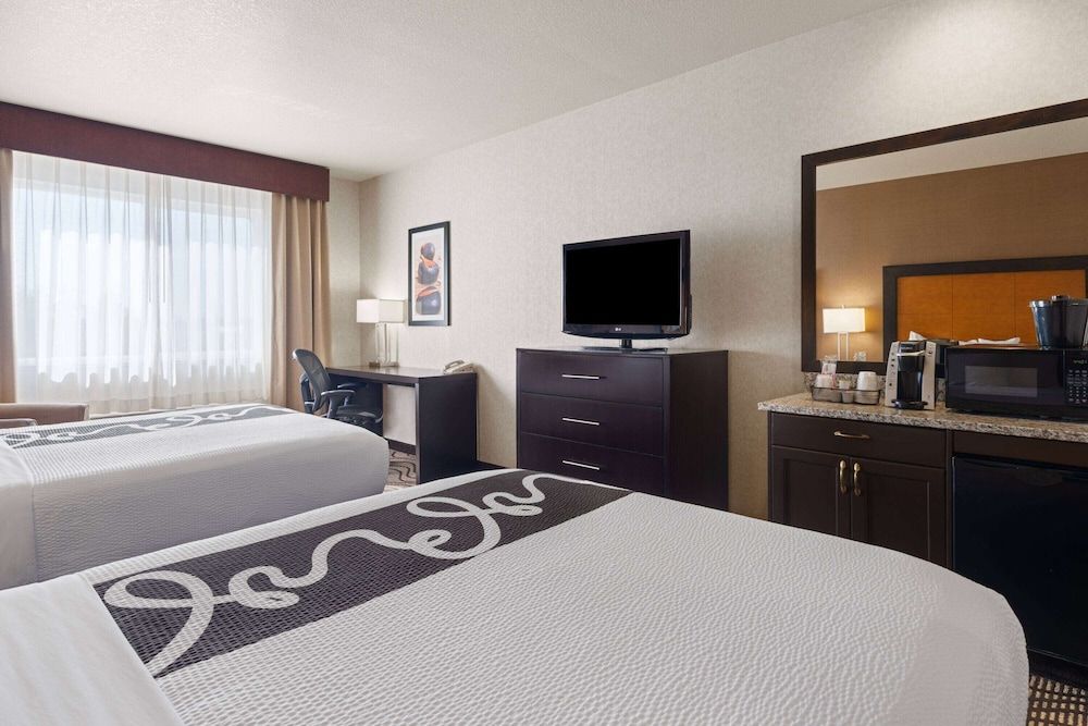 Room, 2 Queen Beds, Non Smoking