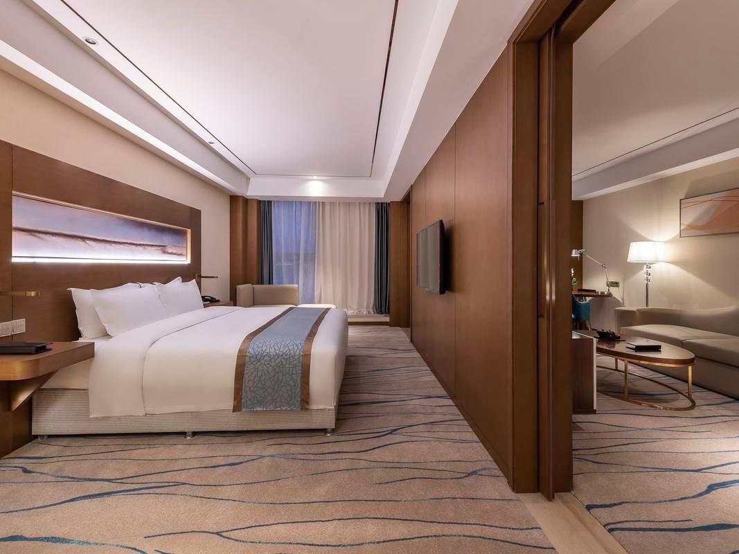 Deluxe Room with 1 King Bed