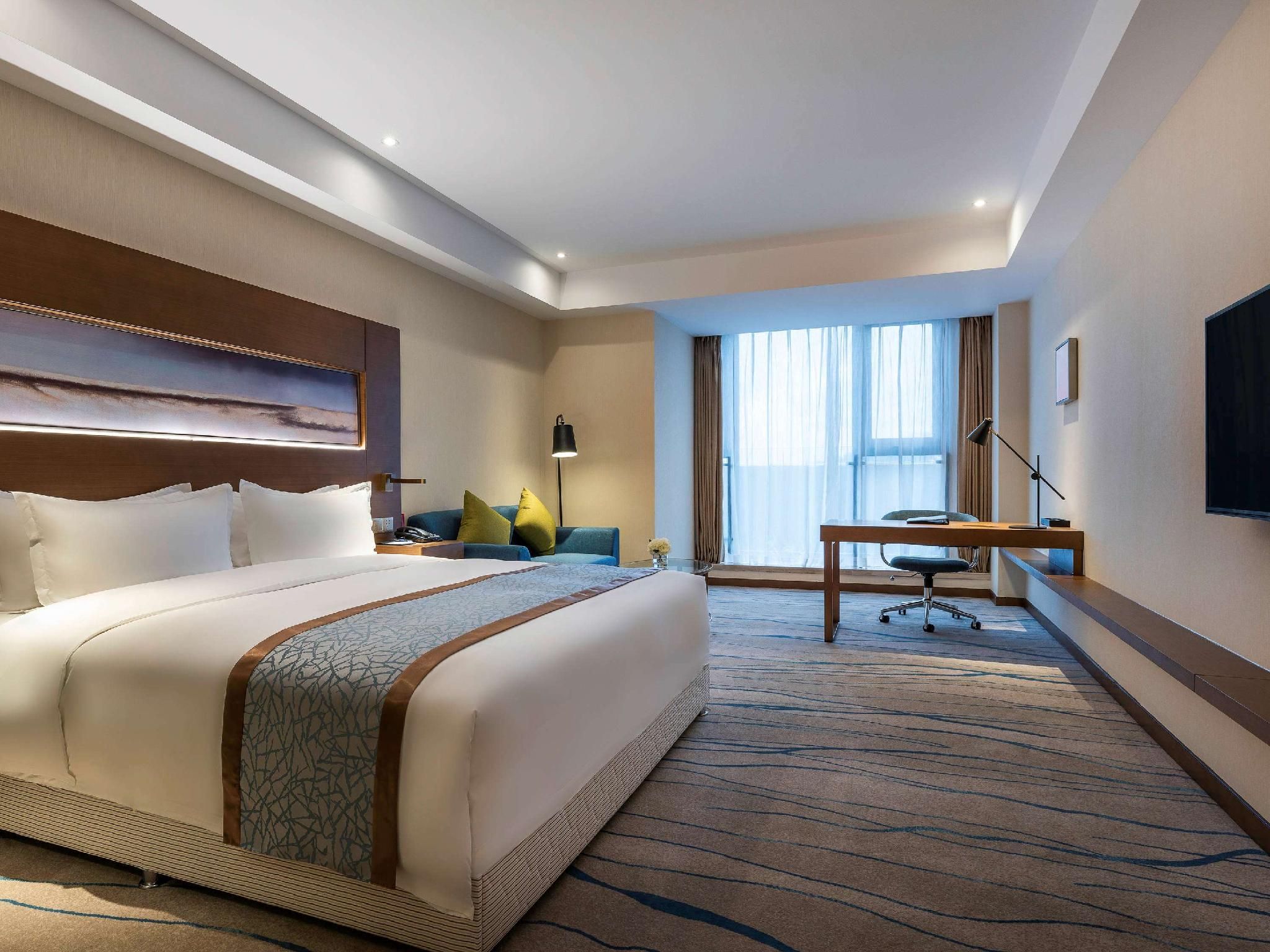 Superior Room with One King-Size Bed