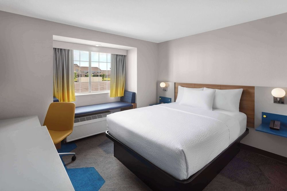 Standard Room, 1 Queen Bed