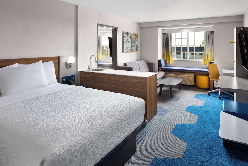 Family Suite, 2 Queen Beds, Non Smoking