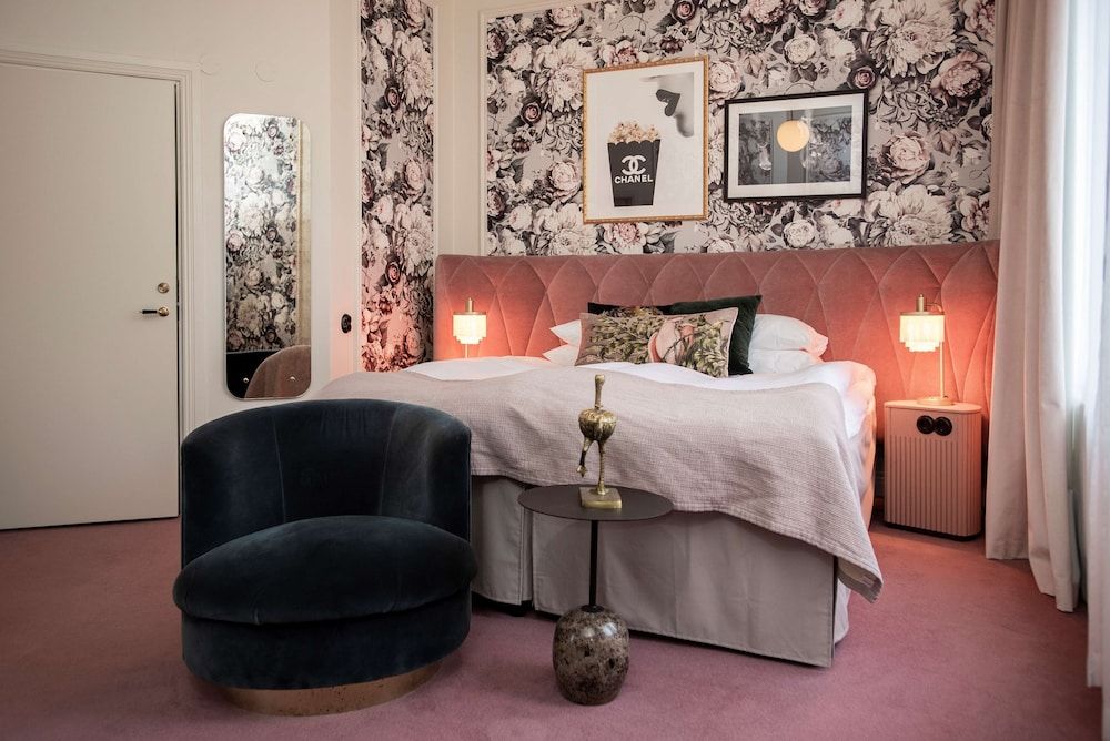 The Vault Hotel, WorldHotels Crafted Deluxe Room, 1 King Bed, Non Smoking 4