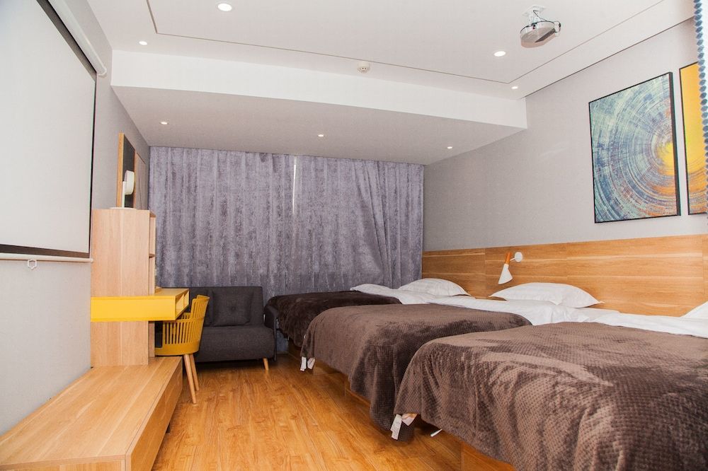 Family Room (Mainland Chinese Citizen Only)
