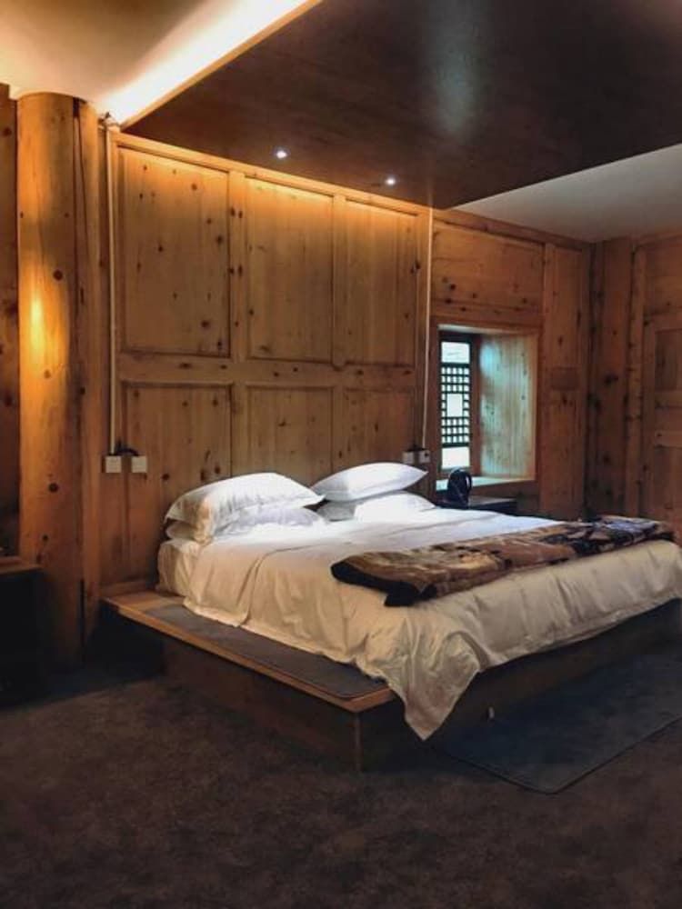 Shangri-La Youyou Inn Deluxe Double Room, Garden View 4