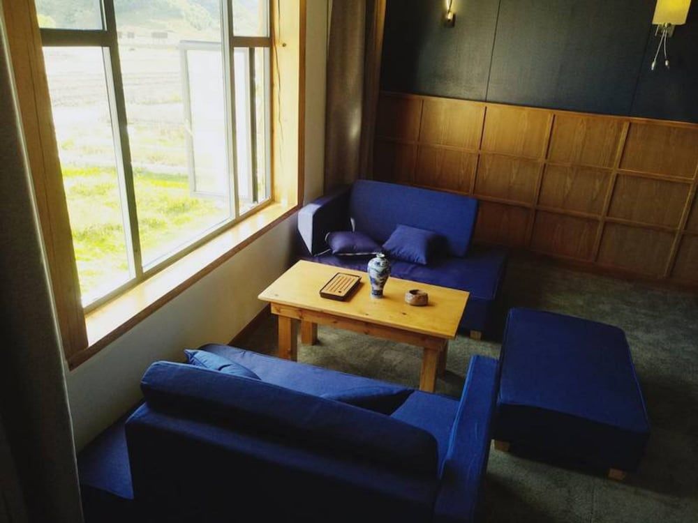 Shangri-La Youyou Inn Comfort Double Room, Garden View 5