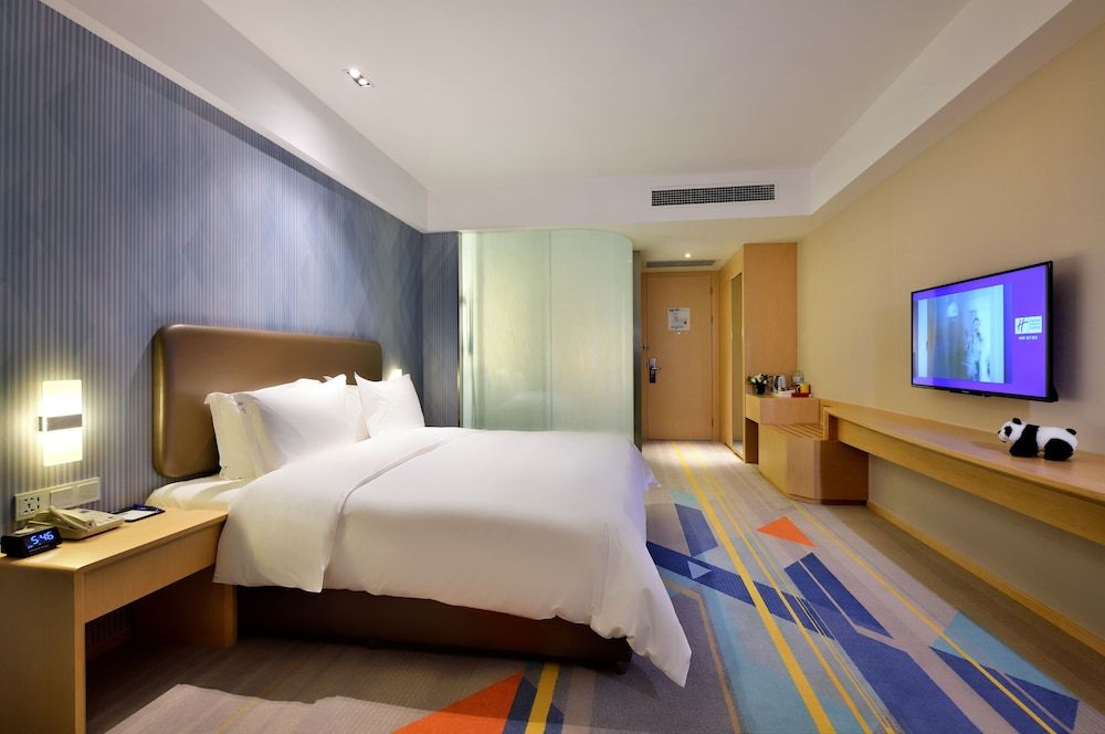 Standard Room, 1 King Bed