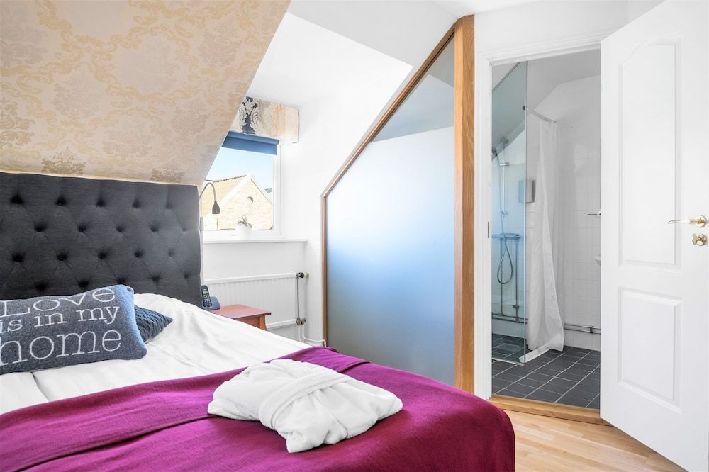 Hotel Concordia Family Double or Twin Room (Sofa bed) 8