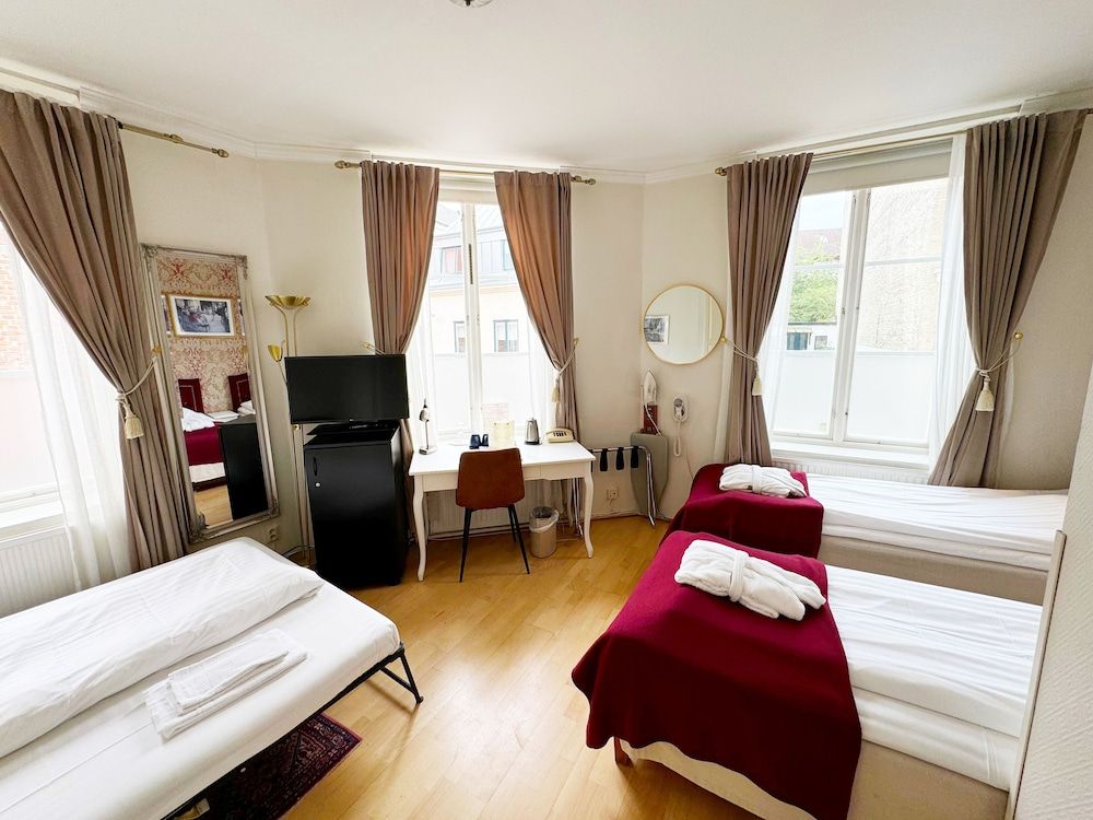 Hotel Concordia Family Double or Twin Room (Sofa bed) 9