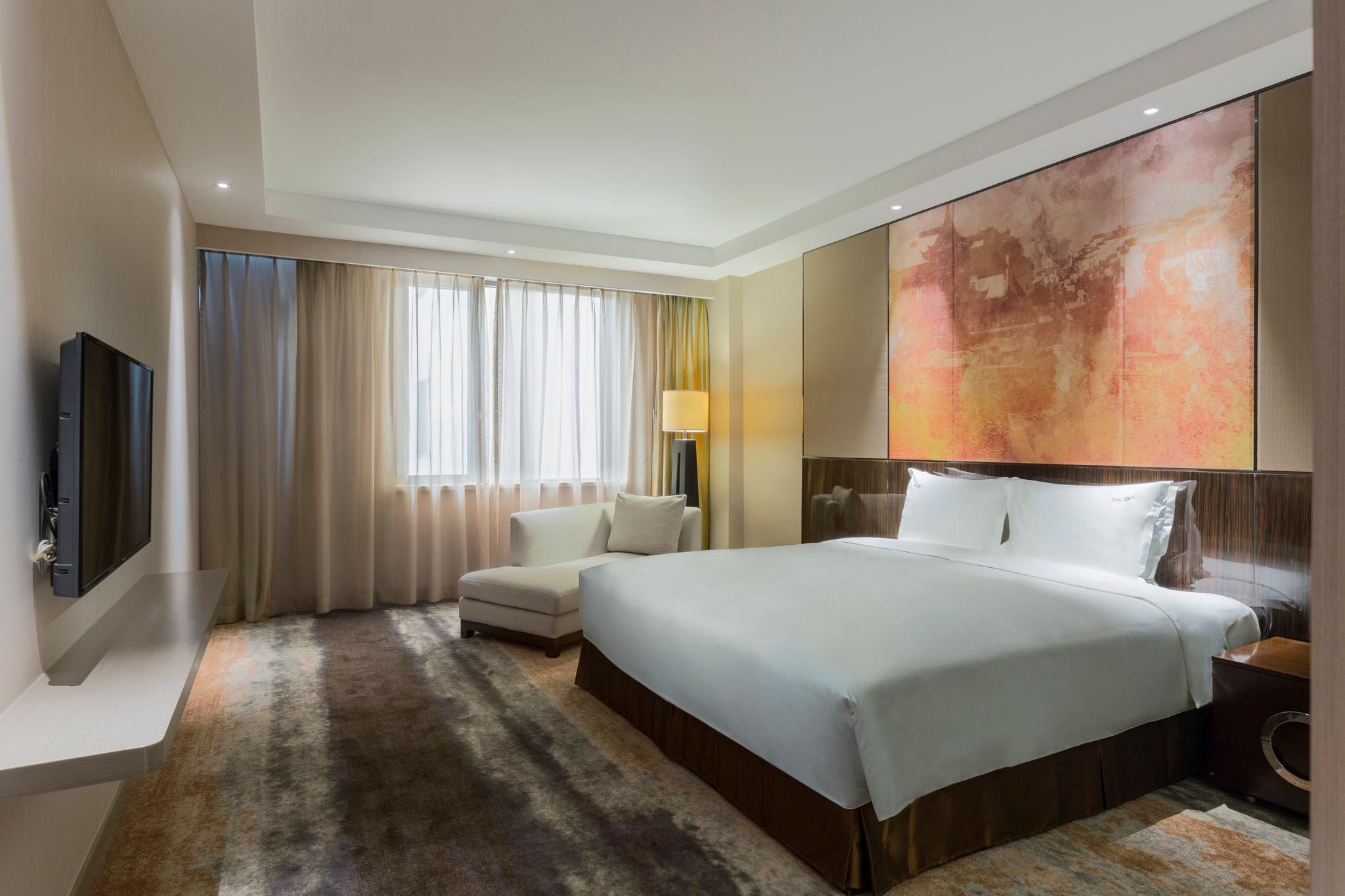 Executive King Bed