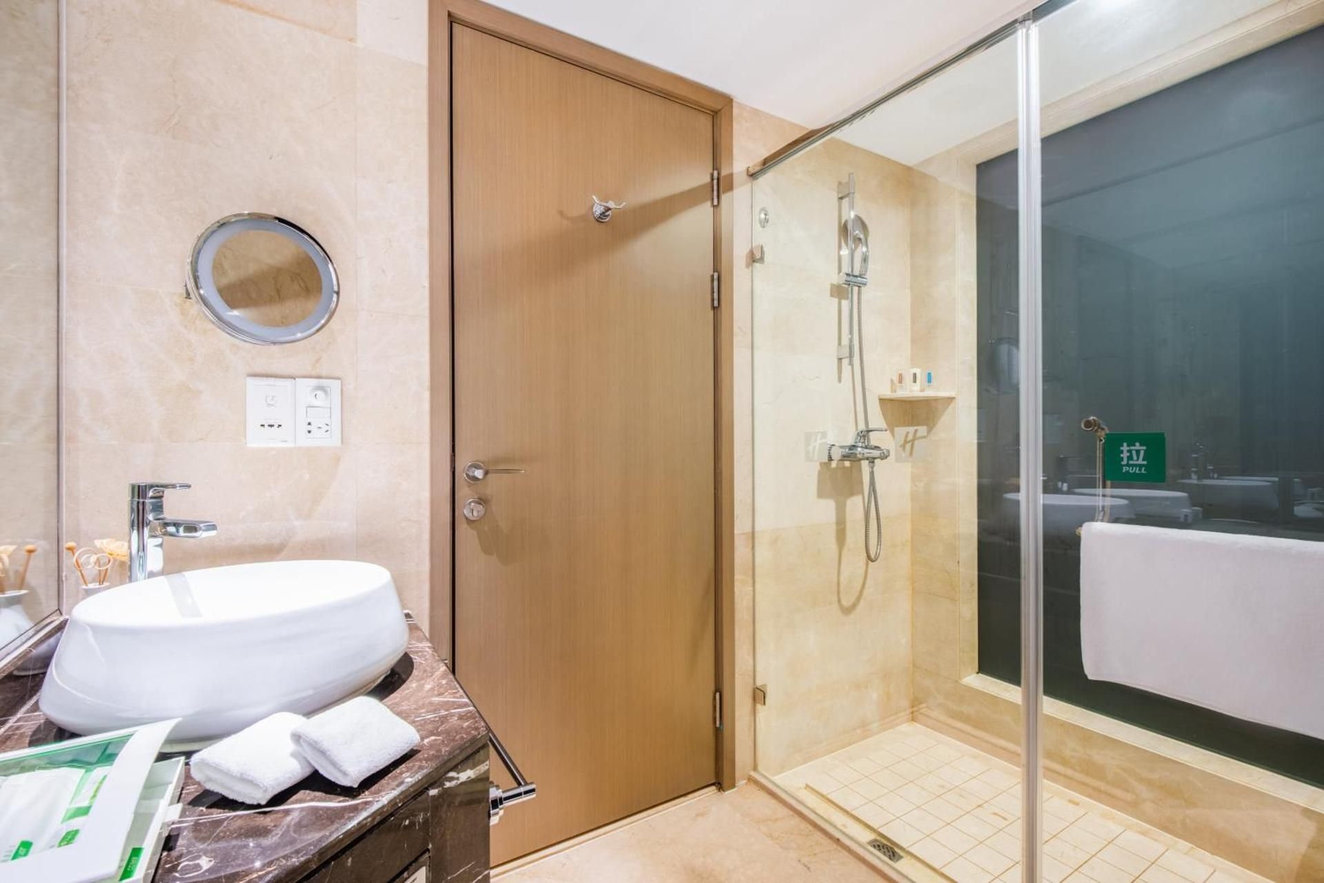 One-Bedroom Suite - Smoking