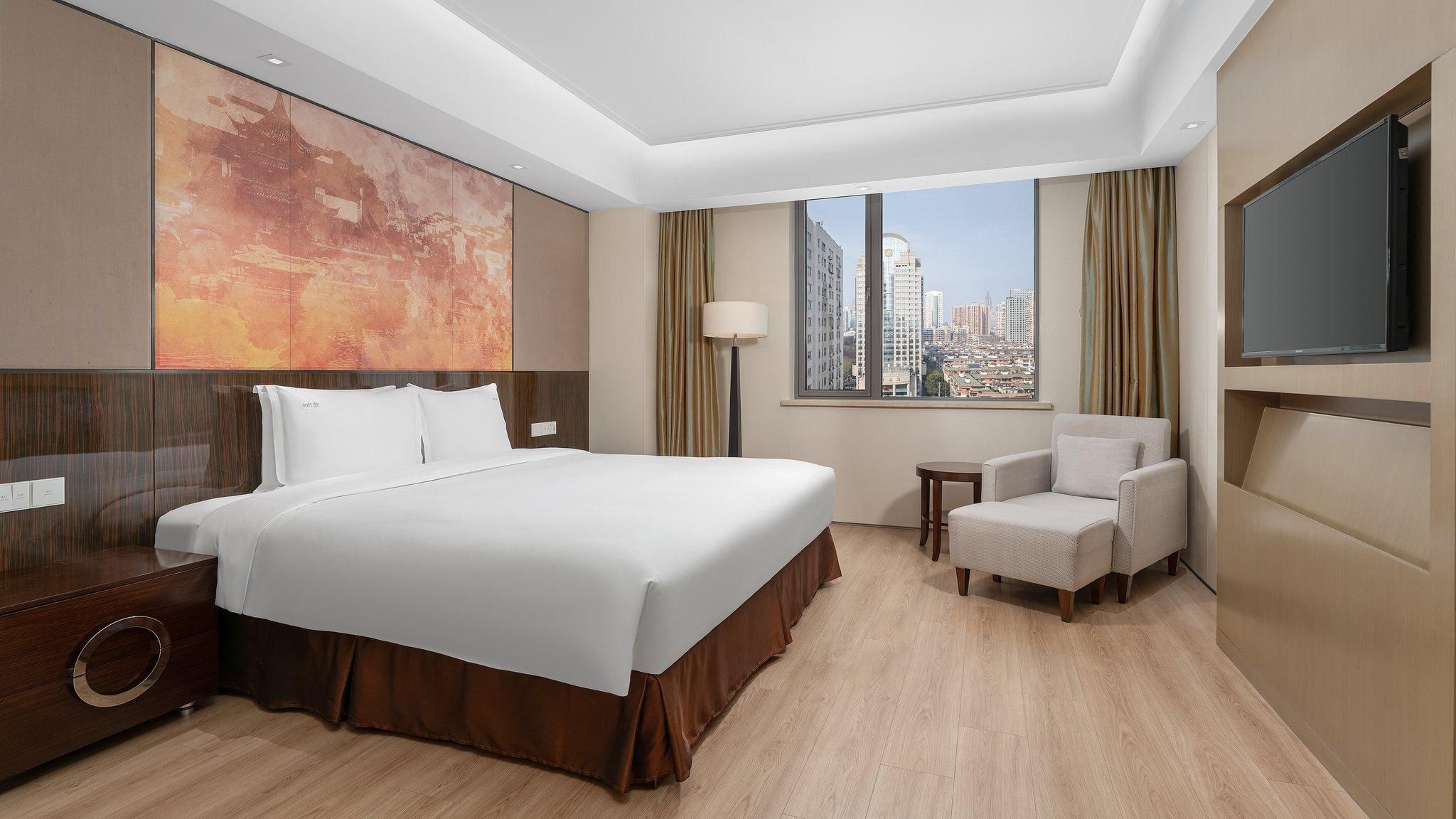Executive King Bed