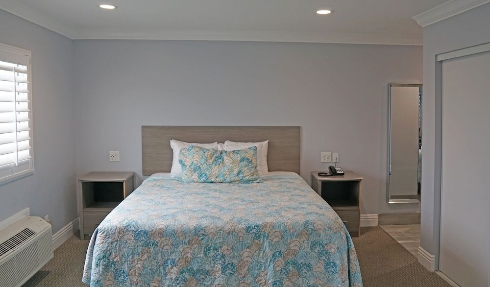 Standard Room, 1 King Bed, Jetted Tub