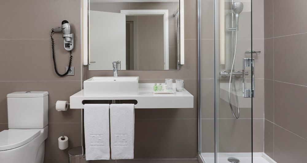 NH Pamplona Iruña Park Suite 3