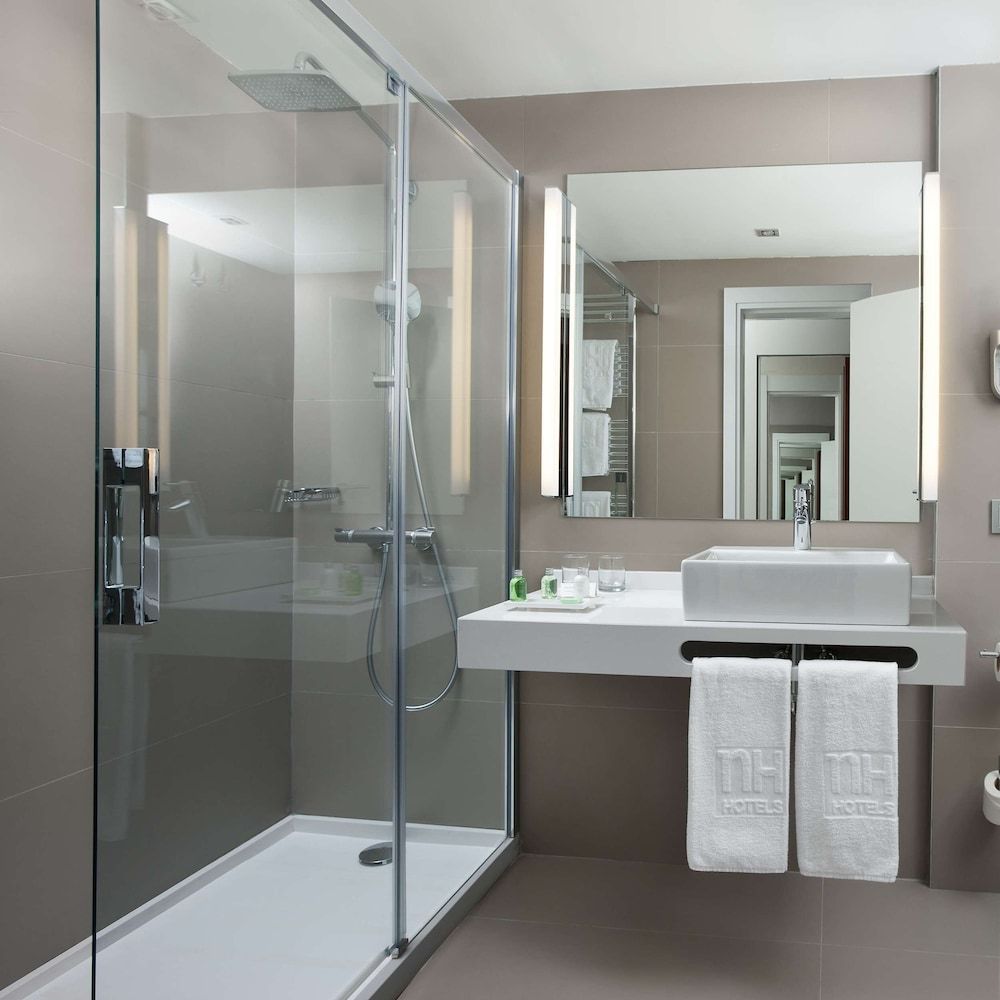 NH Pamplona Iruña Park Junior Suite 5