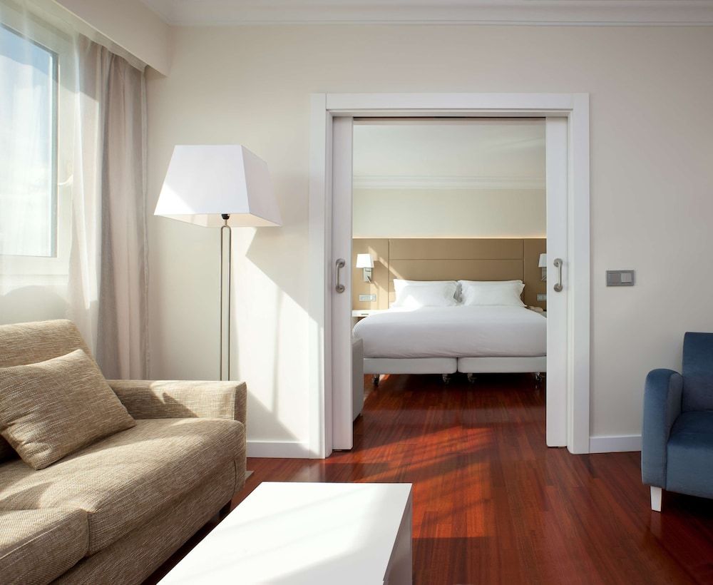NH Pamplona Iruña Park Junior Suite 4