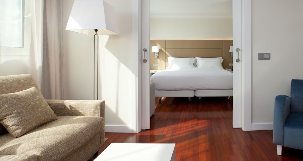 NH Pamplona Iruña Park Junior Suite 3