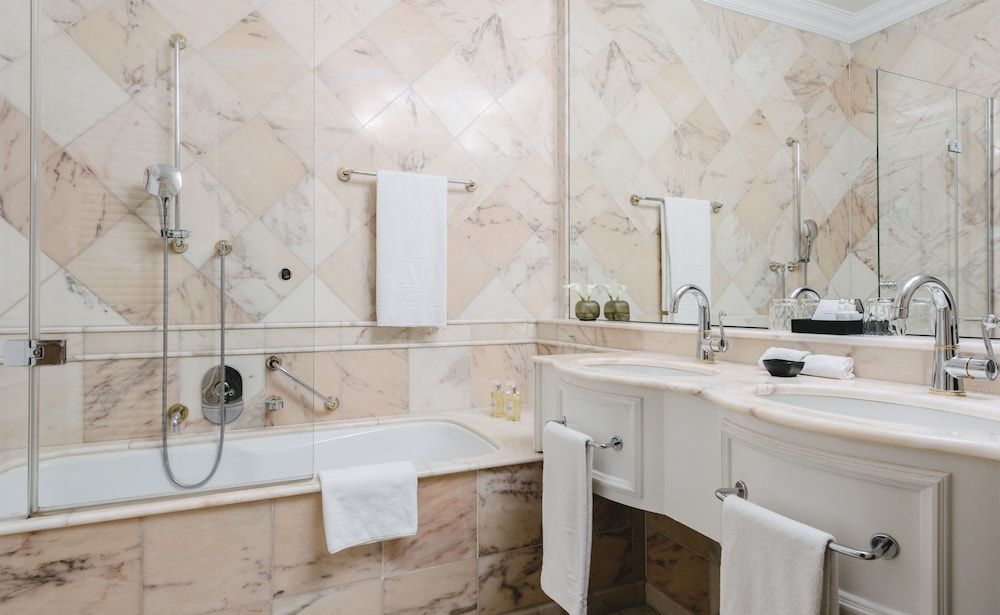 Althoff Grandhotel Schloss Bensberg Single Room 4